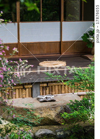 京都　落柿舎　縁側 17876055