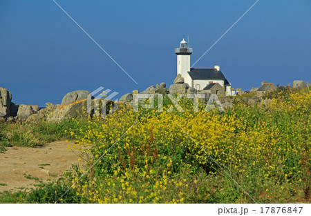 Lighthouse Pontusval, Brittany, France 17876847