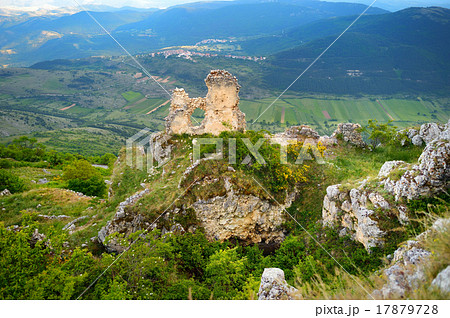 Rocca Calascio castle at summer sunset, Abruzzo 17879728