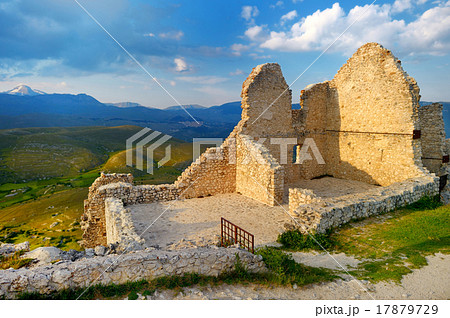 Rocca Calascio castle at summer sunset, Abruzzo 17879729