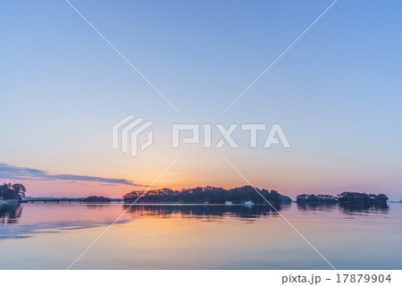 春の早朝の松島の風景 17879904
