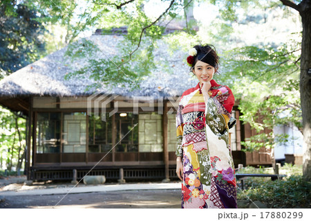 振袖の女性 振袖の女性 17880299