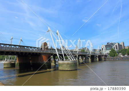 ロンドン紀行 その31 : テムズ川とハンガーフィールド橋 ロンドン紀行 その31 : テムズ川とハンガーフィールド橋 17880390