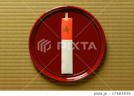 祝い箸と丸盆 17883930