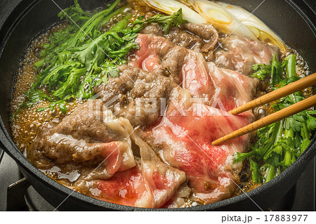 高級和牛ですき焼き Sukiyaki of high-quality Japane beef 高級和牛ですき焼き Sukiyaki of high-quality Japane beef 17883977