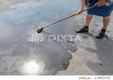 Cleaning woman Cleaning woman 17885030