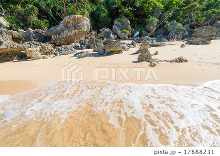 海、海岸、風景。沖縄、日本。 17888231