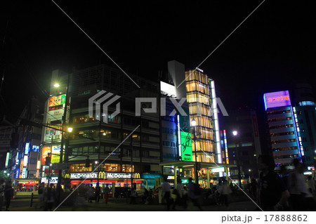 池袋駅西口 夜景 の画像の写真素材 1762