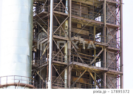 Industrial texture of refinery tower Industrial texture of refinery tower 17895372
