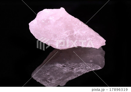 Rose Quartz Rose Quartz 17896319