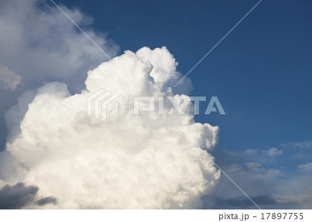 入道雲 17897755