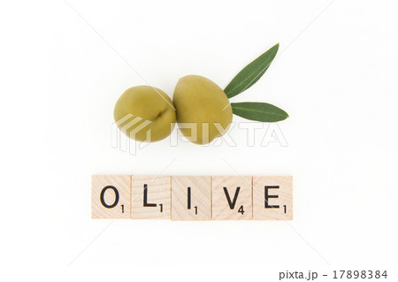 スクラブル文字：OLIVE 17898384