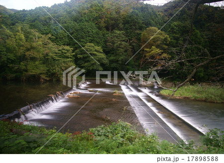 那賀川の堰堤(えんてい) 那賀川の堰堤(えんてい) 17898588