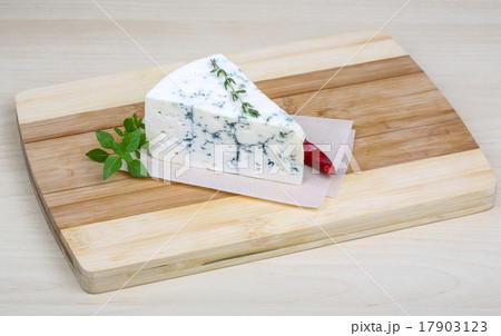 Blue cheese Blue cheese 17903123