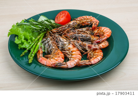 Grilled prawns 17903411