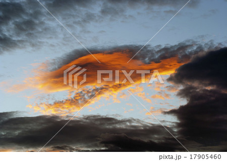 Fiery Cloud 17905460