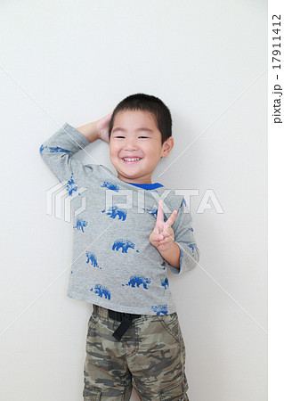 かわいい4才の男の子 17911412