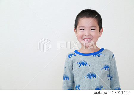 かわいい4才の男の子 かわいい4才の男の子 17911416