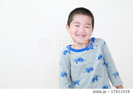 かわいい4才の男の子 17911419
