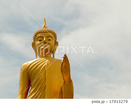 Golden Buddha in a public temple, Thailand Golden Buddha in a public temple, Thailand 17913279