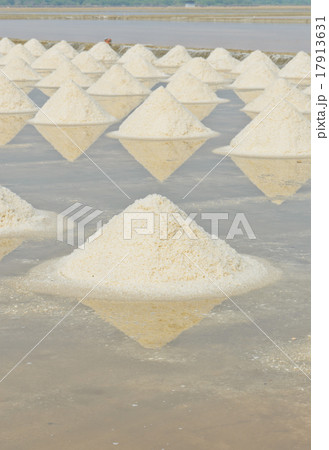 Sea salt mounds 17913631
