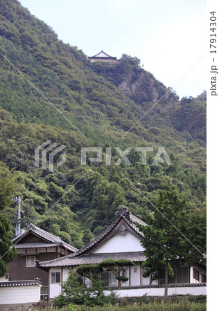 四国霊場第73番札所「出釈迦寺」と奥の院「捨身ヶ嶽禅定」 四国霊場第73番札所「出釈迦寺」と奥の院「捨身ヶ嶽禅定」 17914304