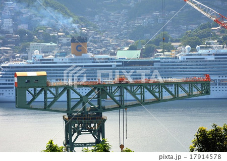 長崎　稲佐山から望むジャイアント・カンチレバークレーン 17914578