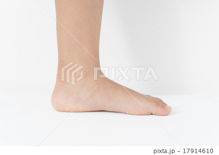 子供の左足 子供の左足 17914610