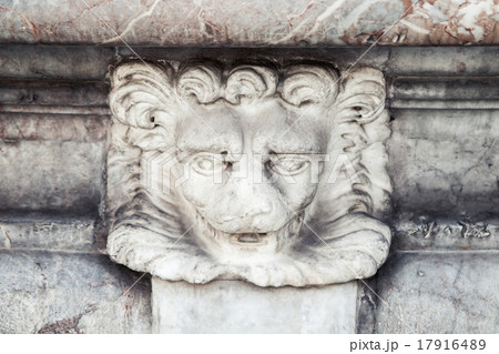 Lion head, detail of fountain in Italy, Roma Lion head, detail of fountain in Italy, Roma 17916489