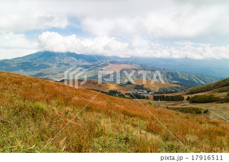 車山高原から見た景色　秋　紅葉 17916511
