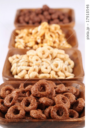 Chocolate and honey cereals Chocolate and honey cereals 17918546