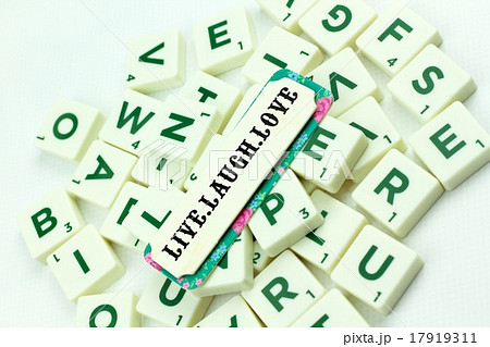 Greeting note with plastic tile alphabet 17919311