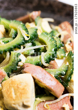 夏の料理・食材イメージ~ゴーヤーチャンプルー~ 夏の料理・食材イメージ~ゴーヤーチャンプルー~ 17920863