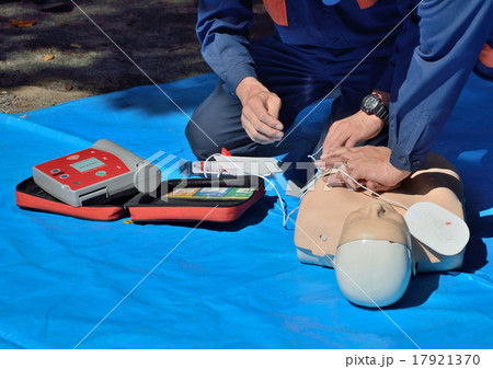 防災訓練での心肺蘇生術とAED訓練 防災訓練での心肺蘇生術とAED訓練 17921370