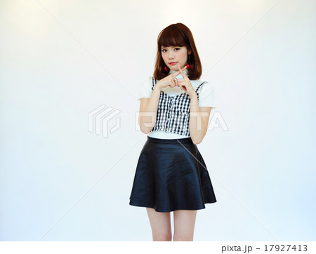 だめ NG 若い女性 だめ NG 若い女性 17927413