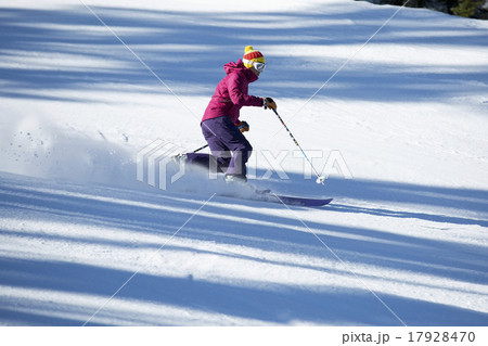 Woman skiing downhill 17928470
