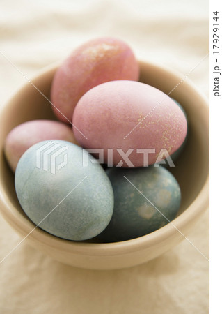 Studio shot of dyed eggs in bowl Studio shot of dyed eggs in bowl 17929144