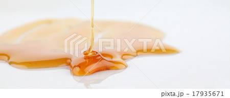Pouring honey 17935671