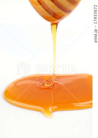 Pouring honey 17935672