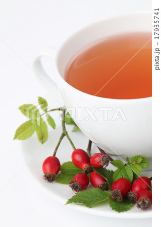 Rosehip tea 17935741