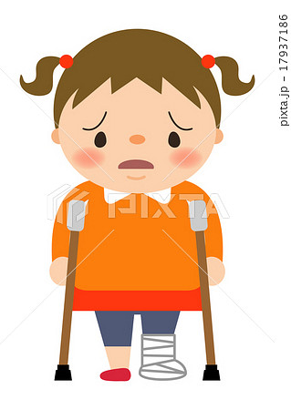 ギプスをした女の子 17937186