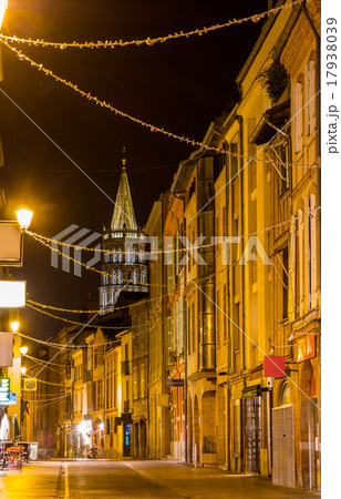 A street in Toulouse old city - France A street in Toulouse old city - France 17938039