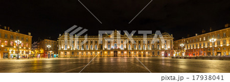 Place du Capitole in Toulouse - France 17938041
