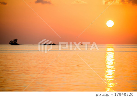 golden sunset in maldives small island golden sunset in maldives small island 17940520