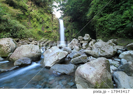 大棚の滝 17943417