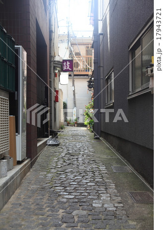 神楽坂の裏路地(石畳)の画像 神楽坂の裏路地(石畳)の画像 17943721