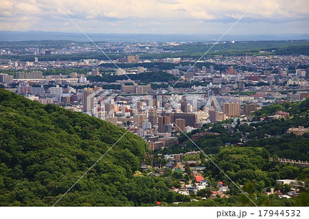 三角山から見る札幌市街地の眺望～６ 17944532