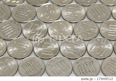 百円コイン　日本円硬貨 17949512