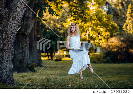 girl levitates with laptop 17955089