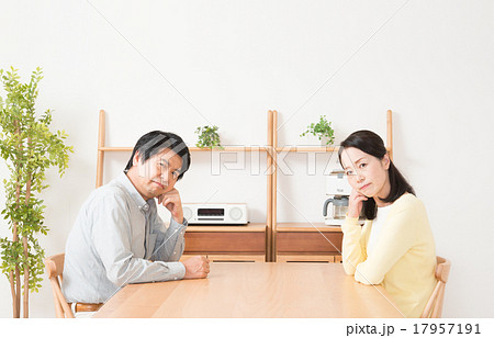 ミドルの夫婦 17957191